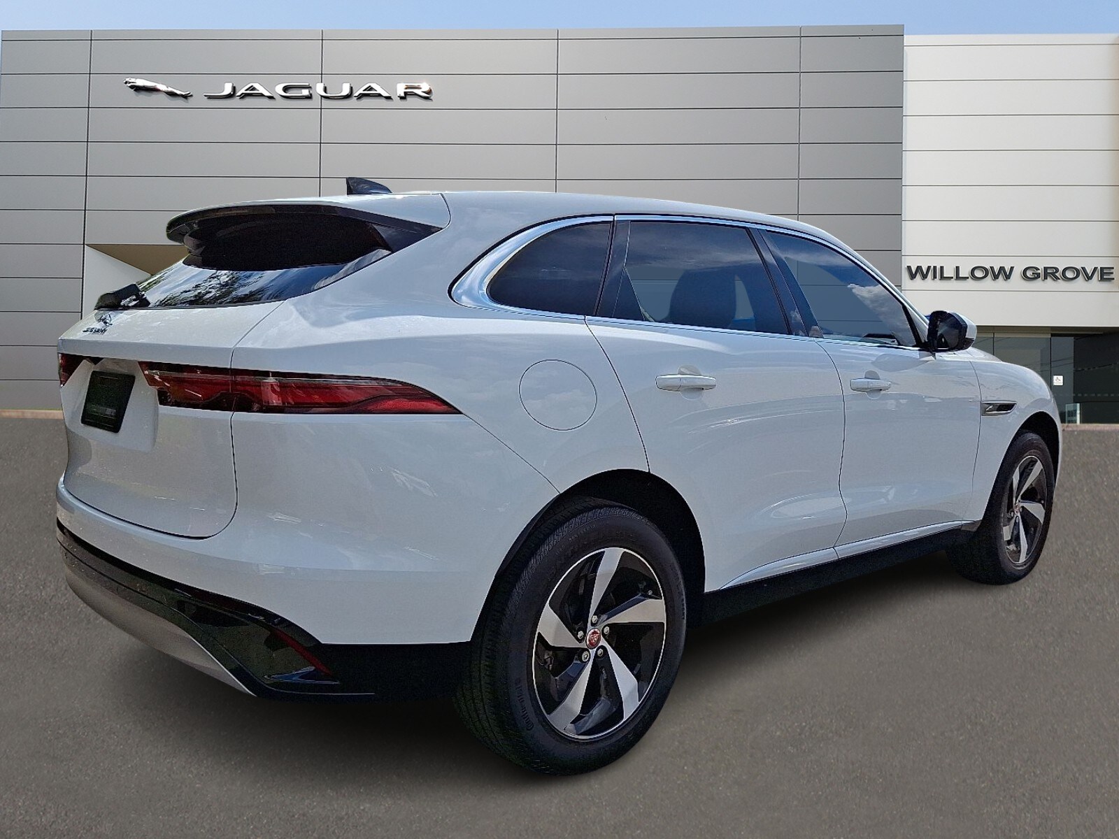 2023 Jaguar F-PACE S P250 photo 2