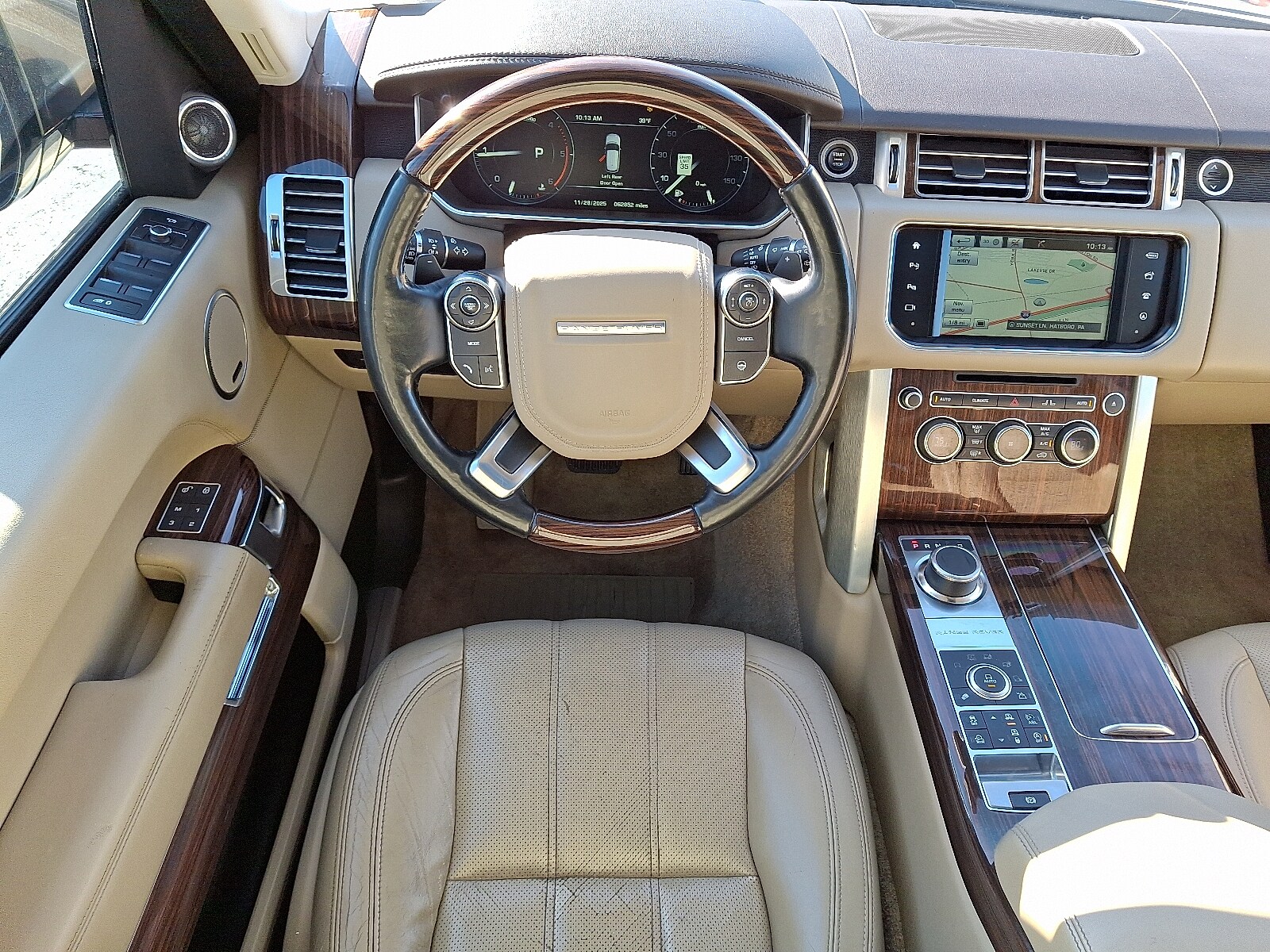 2016 Land Rover Range Rover HSE photo 4