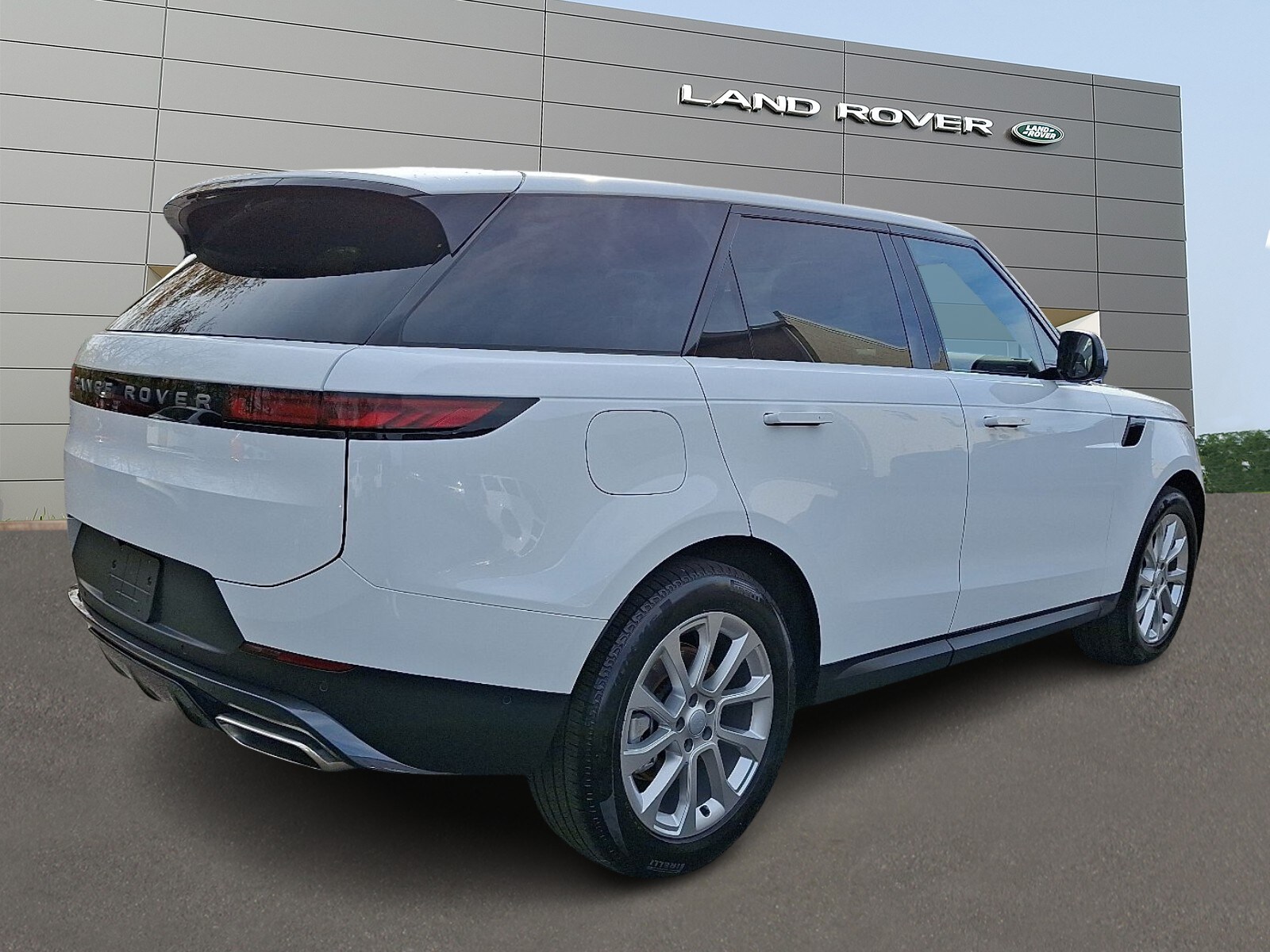 2025 Land Rover Range Rover Sport P360 S photo 2