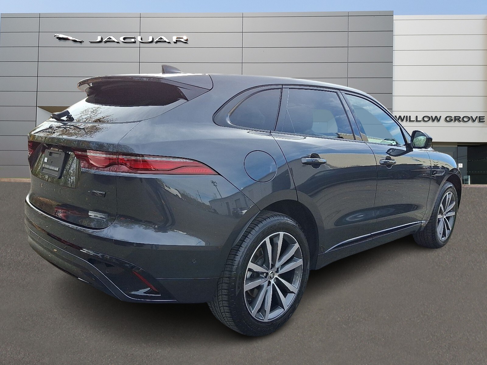 2026 Jaguar F-PACE R-Dynamic S P250 photo 2