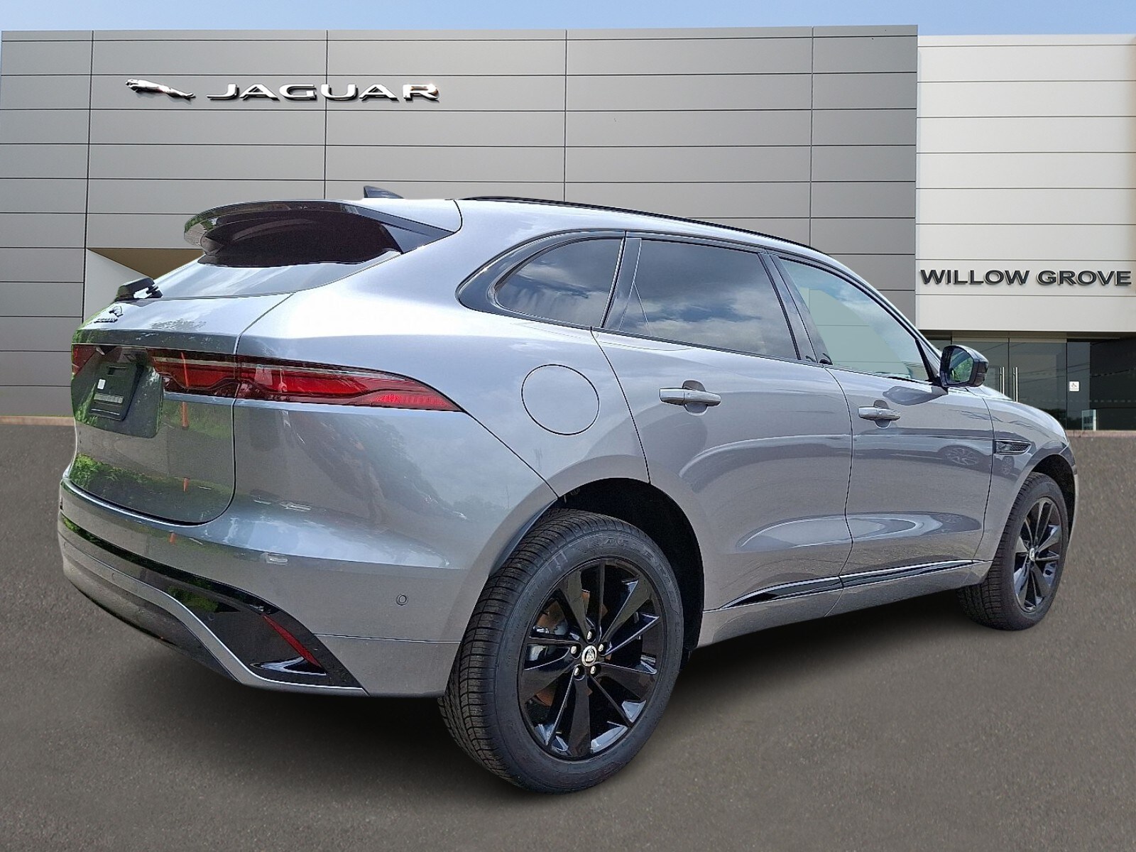 2025 Jaguar F-PACE R-Dynamic S P250 photo 2