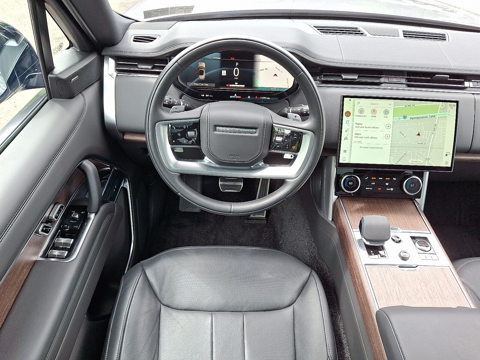 2023 Land Rover Range Rover SE photo 4