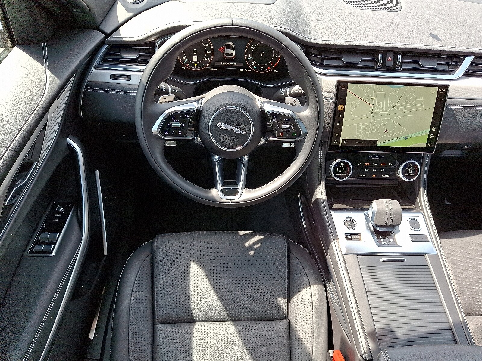 2025 Jaguar F-PACE R-Dynamic S P250 photo 4