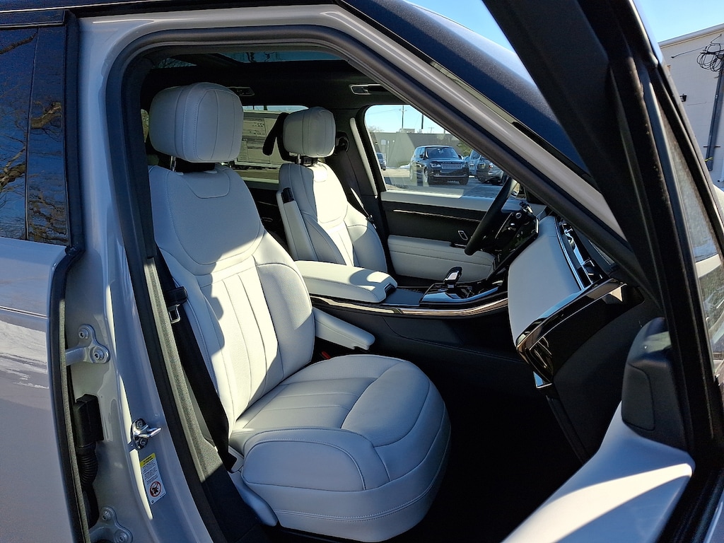 New 2026 Land Rover Range Rover Sport P360 SE Sport Utility