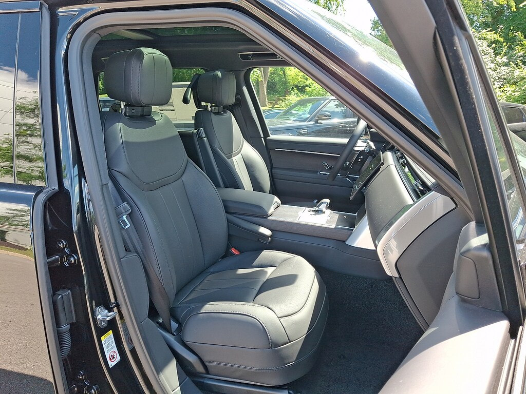New 2026 Land Rover Range Rover P400 SE 7 Seat Sport Utility