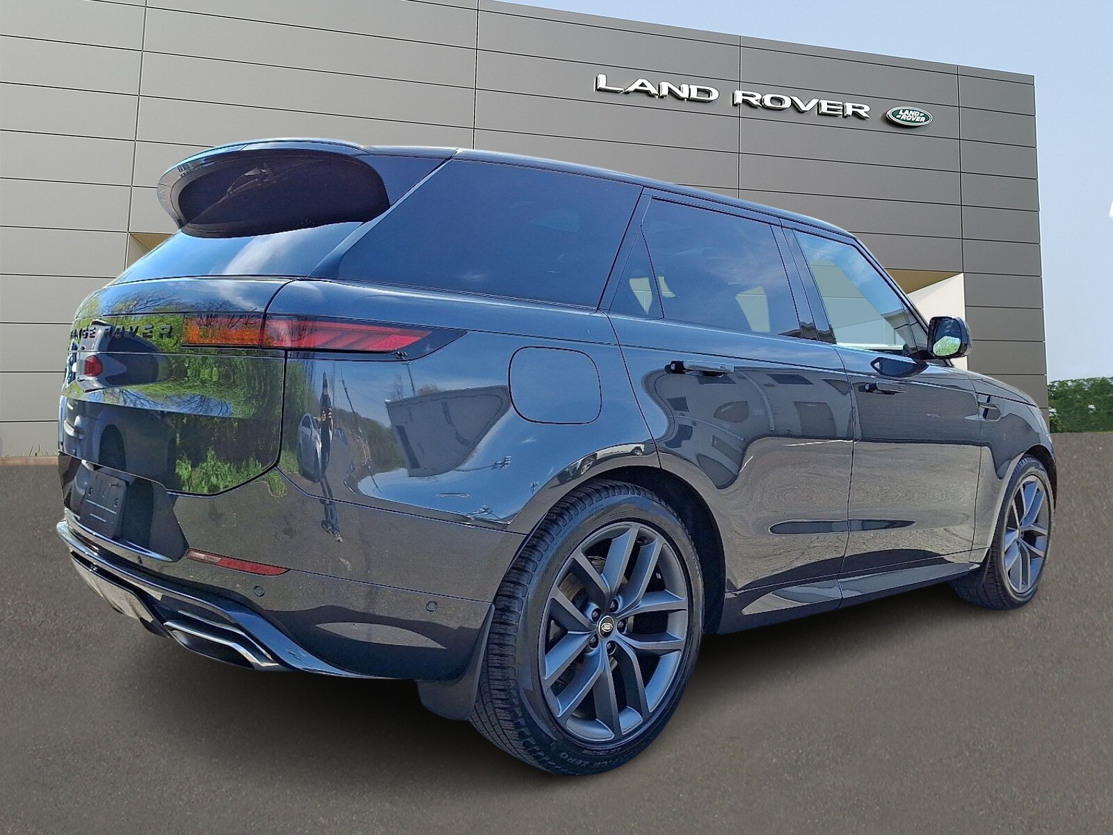 2024 Land Rover Range Rover Sport SE photo 2
