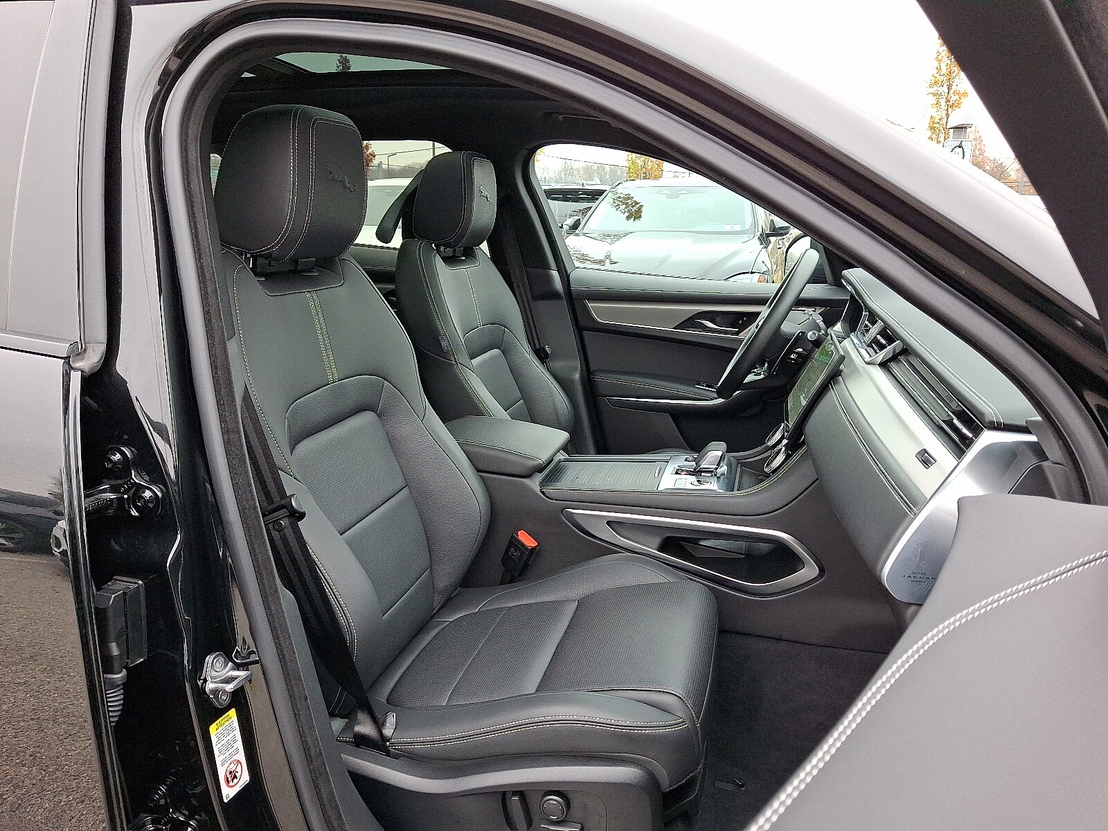 2026 Jaguar F-PACE R-Dynamic S P250 photo 2