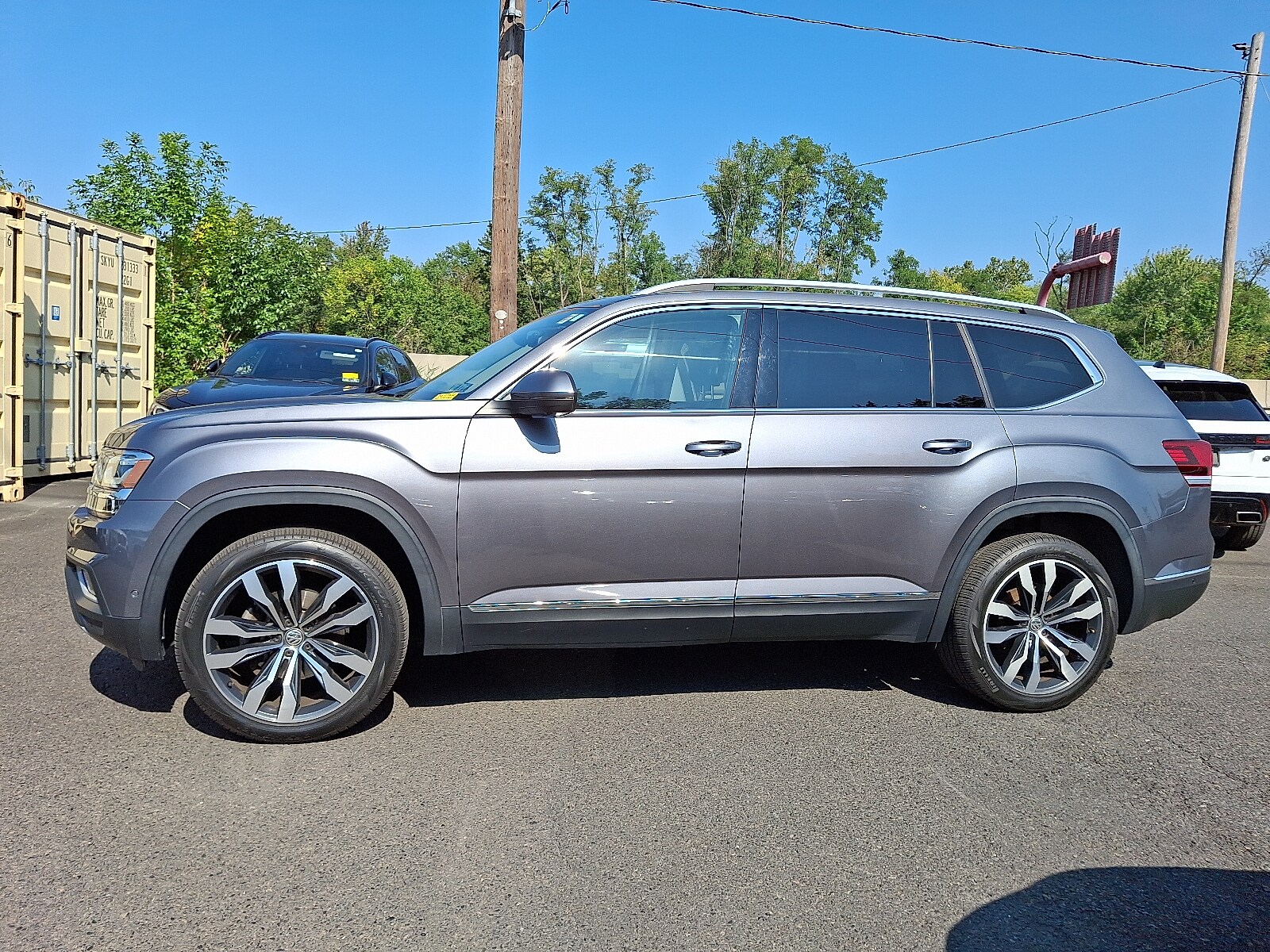 2019 Volkswagen Atlas V6 SEL Premium photo 2