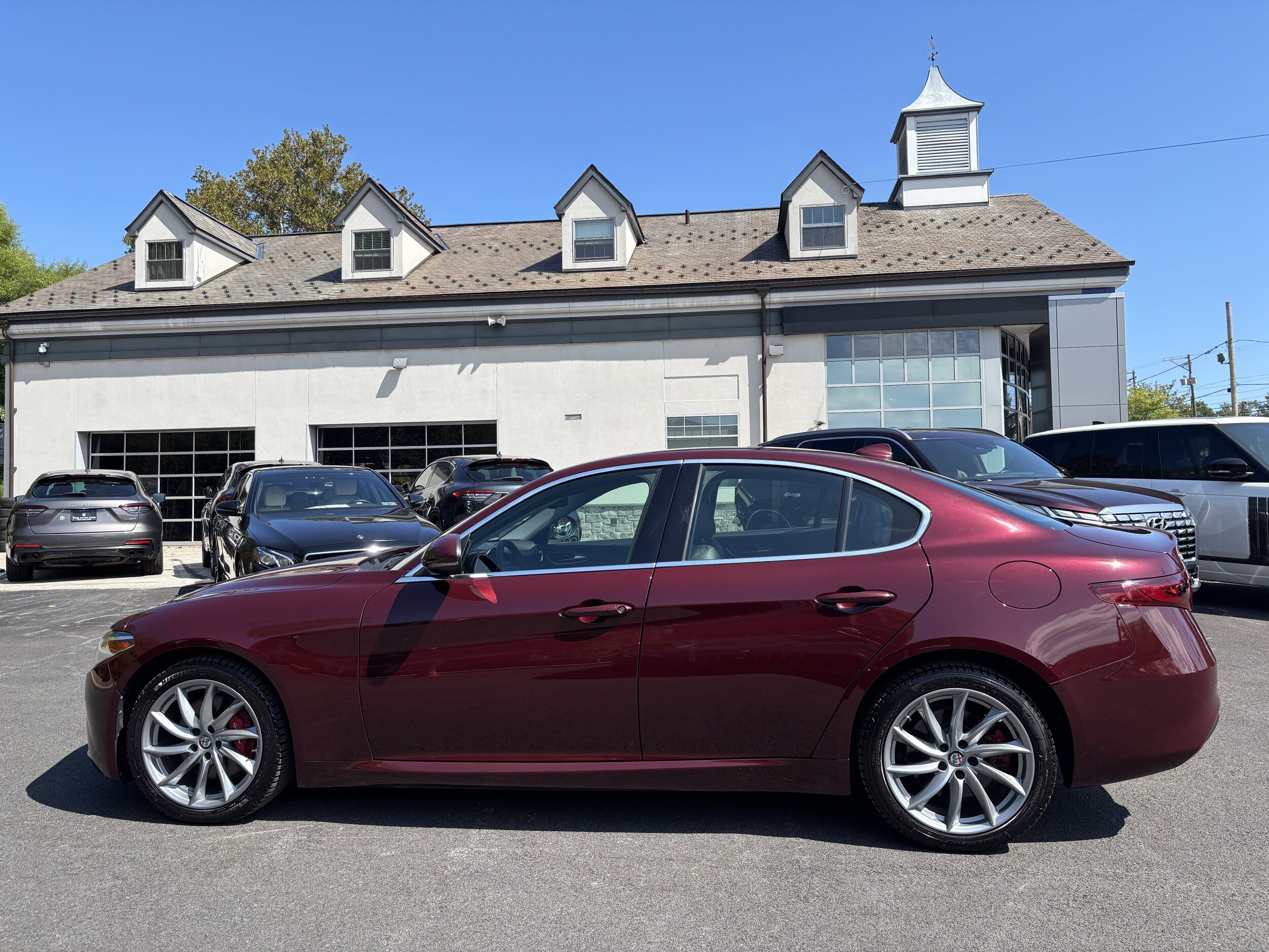 2019 Alfa Romeo Giulia Base photo 2
