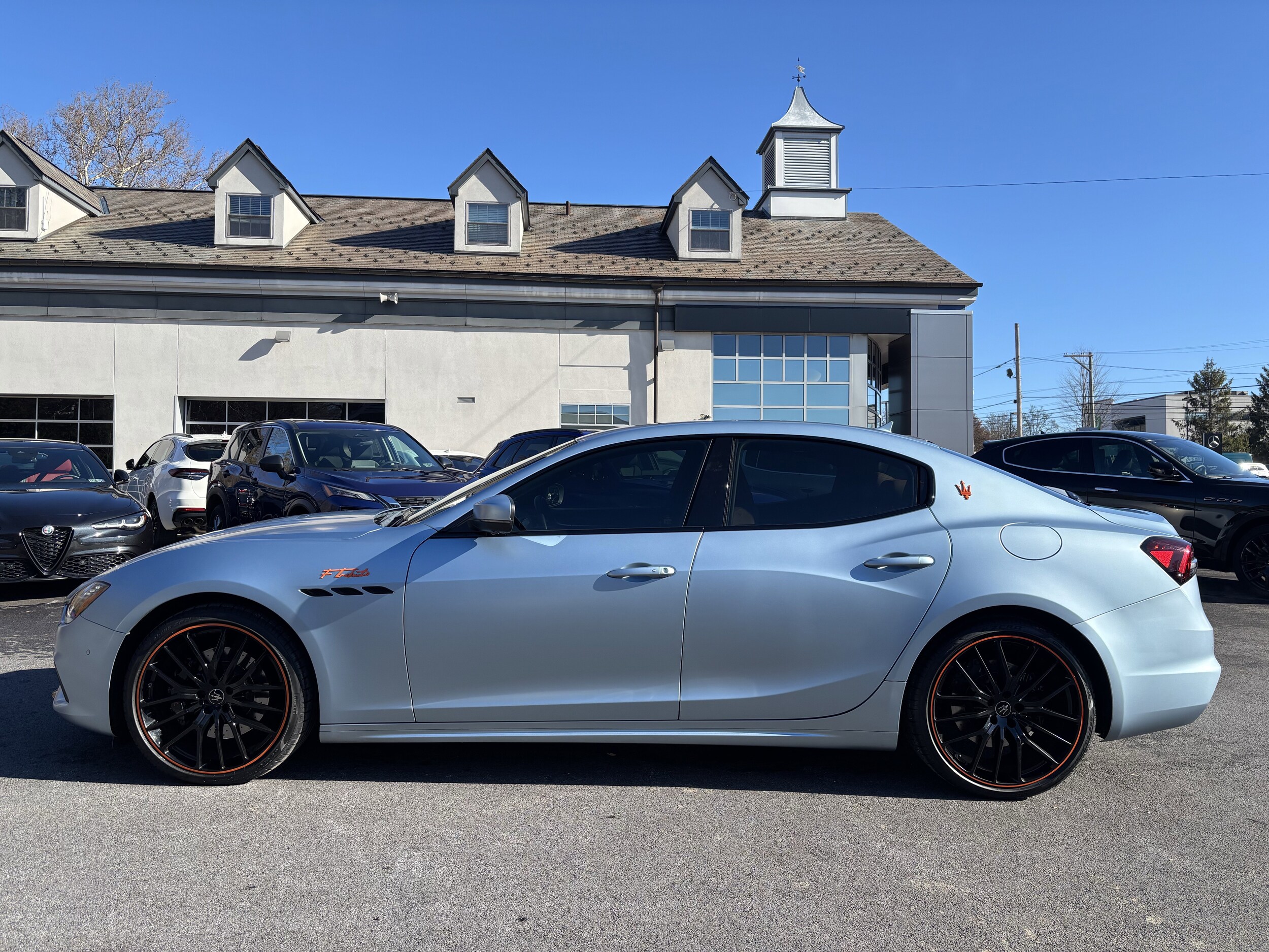 2023 Maserati Ghibli photo 2