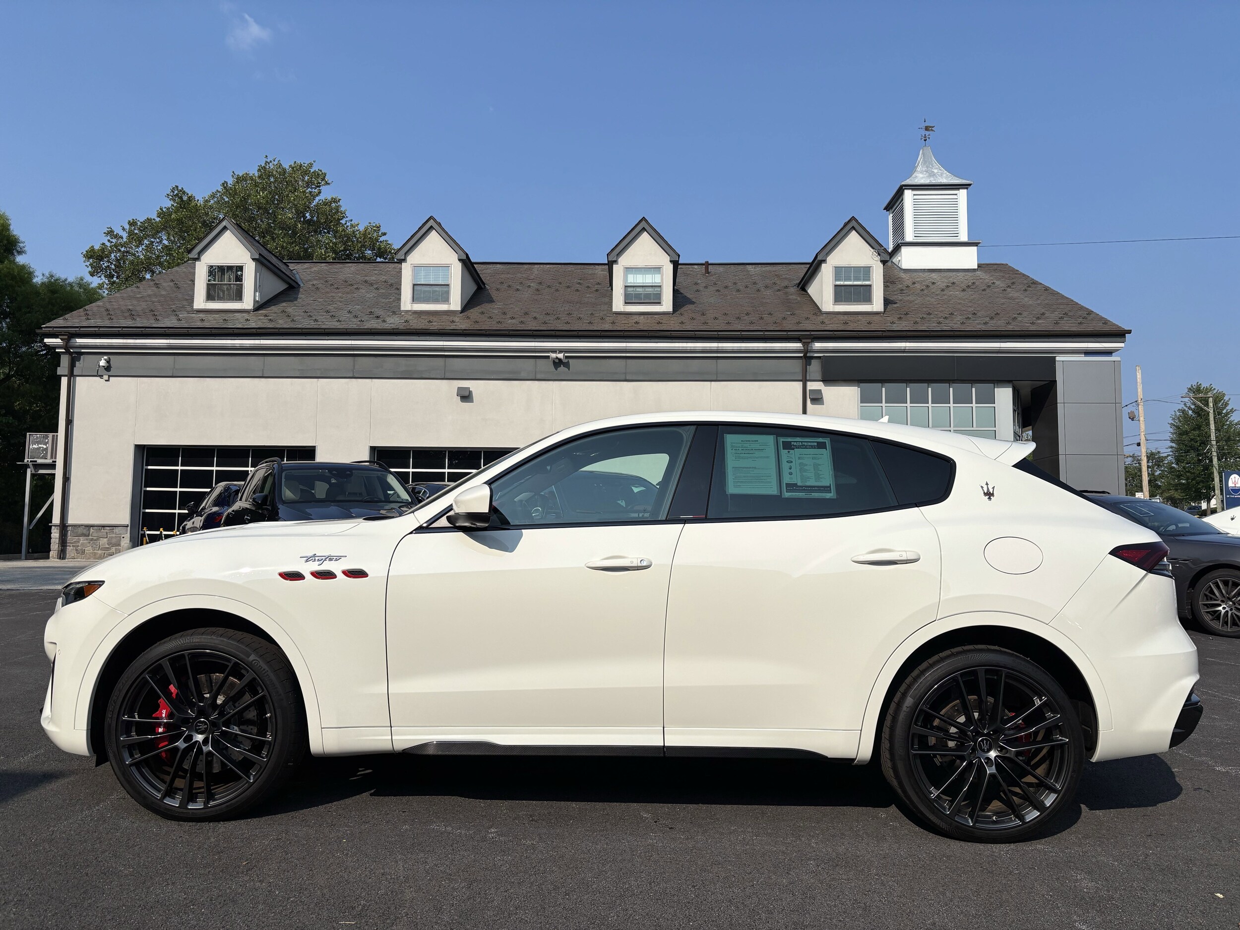 2023 Maserati Levante Trofeo photo 2