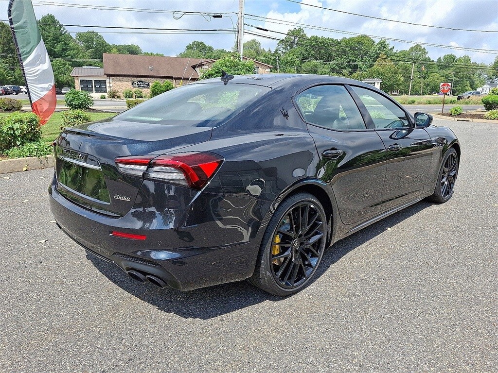 2022 Maserati Ghibli Modena Q4 photo 4