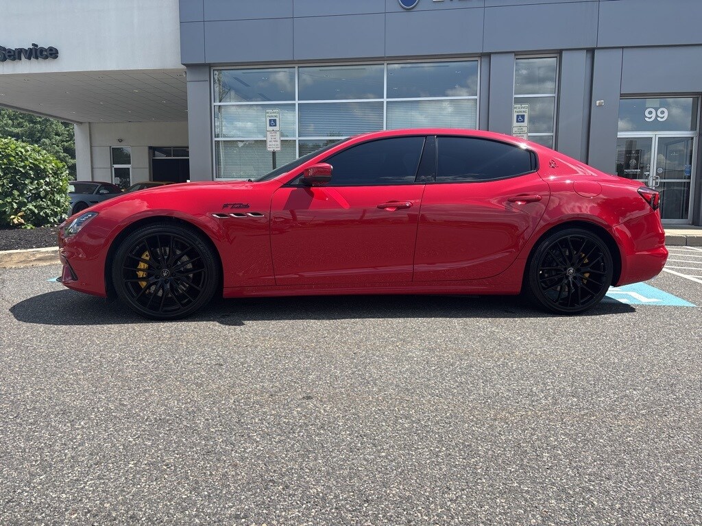 2022 Maserati Ghibli GT photo 2