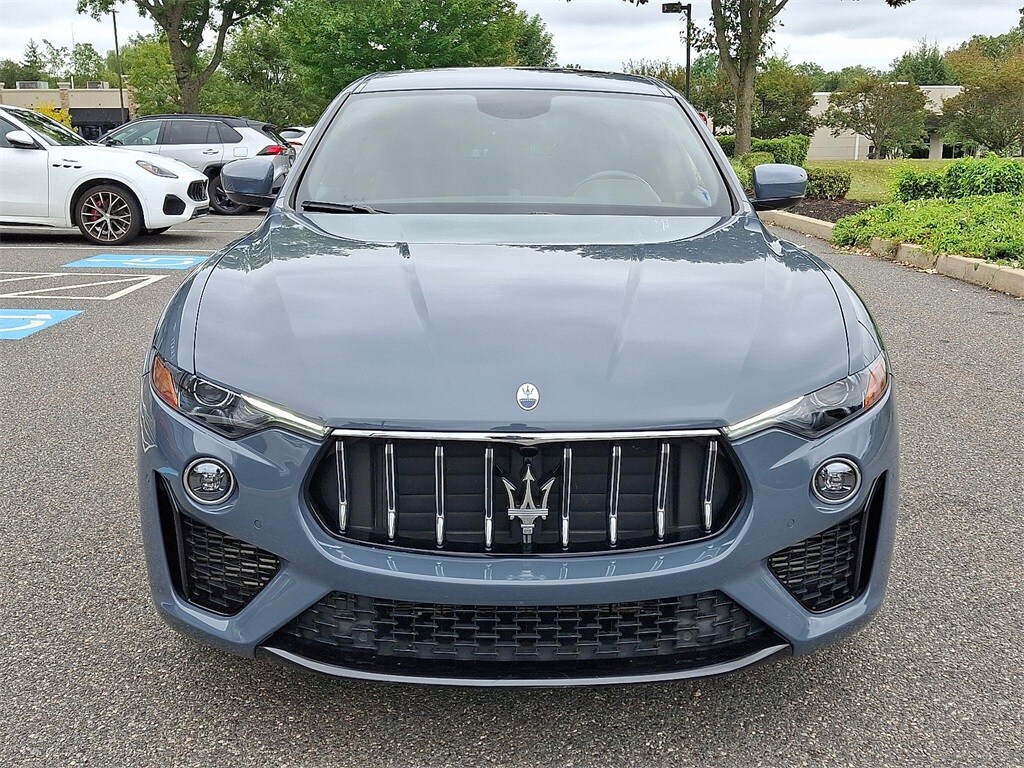 2022 Maserati Levante GT photo 2