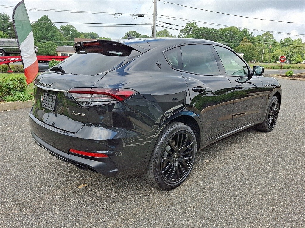 2022 Maserati Levante Modena photo 4