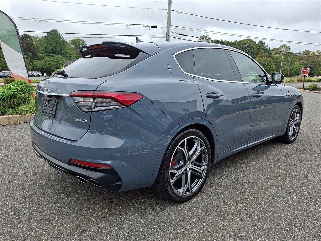 2022 Maserati Levante GT photo 4
