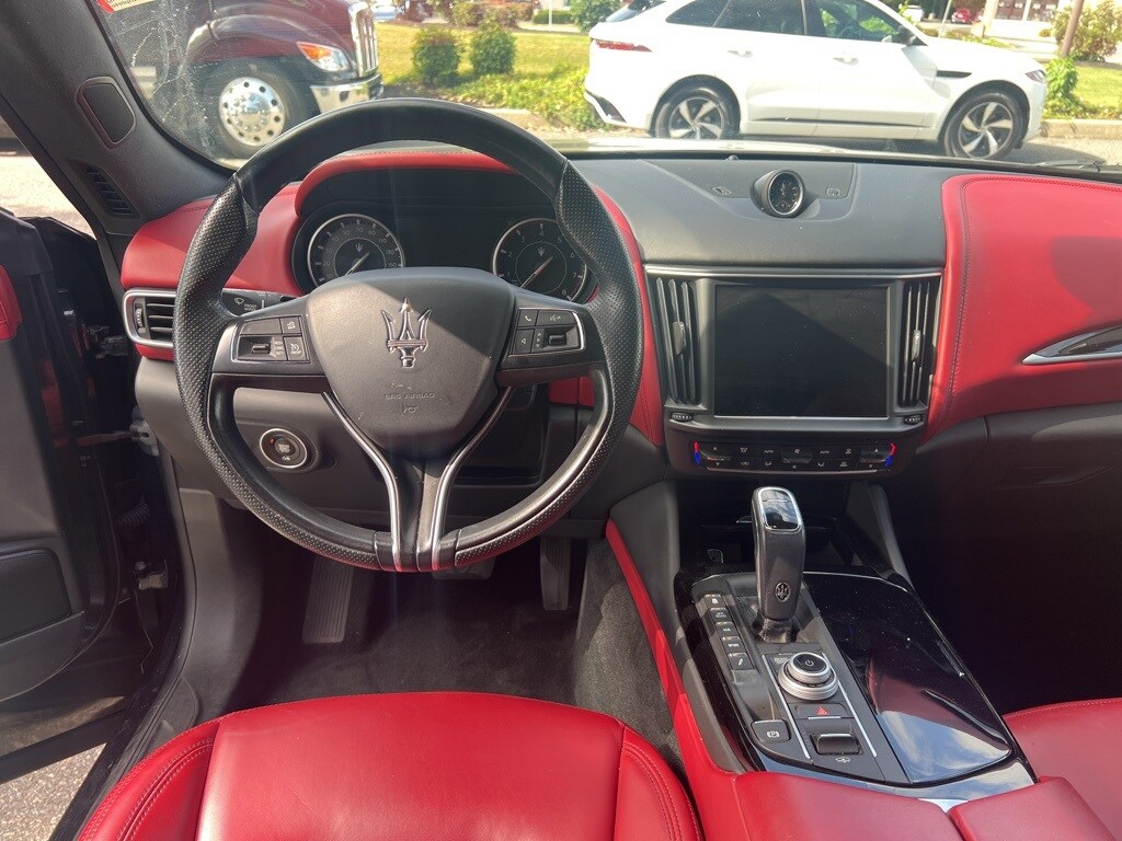 2022 Maserati Levante GT photo 3