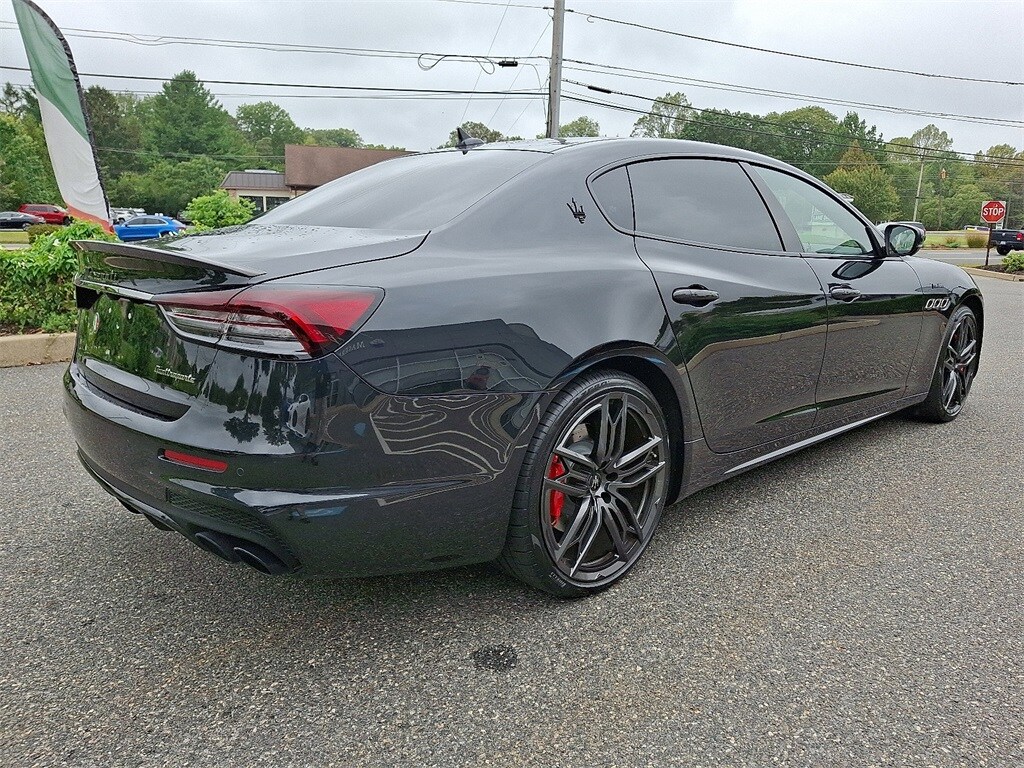 2022 Maserati Quattroporte Modena photo 4