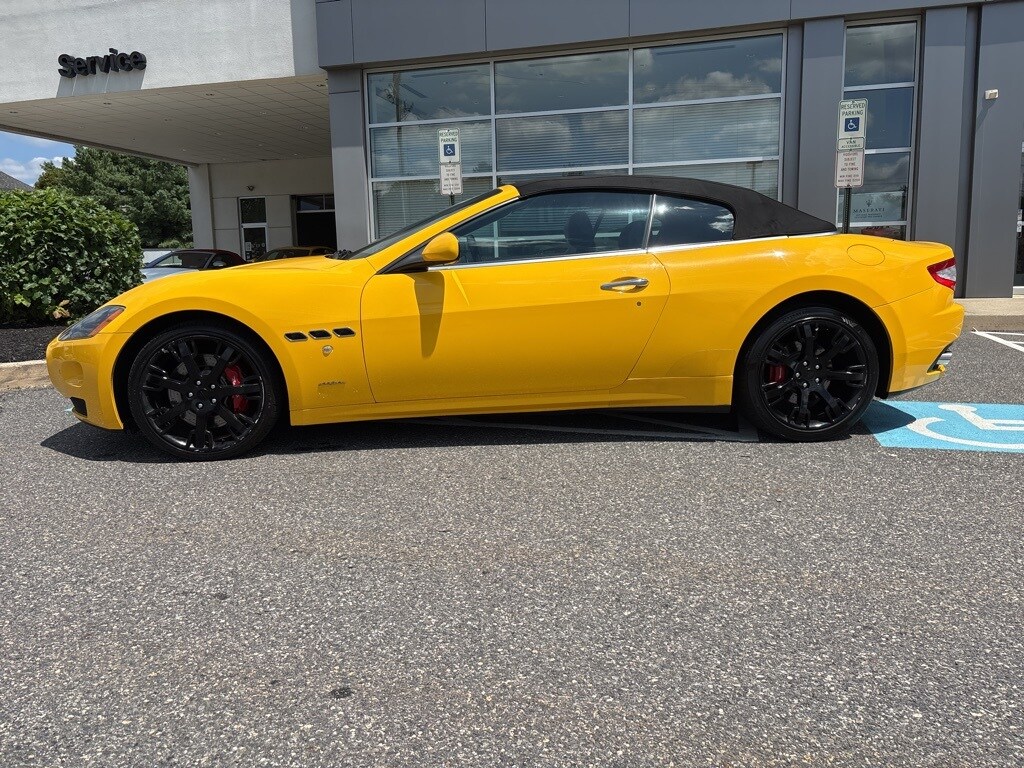 2011 Maserati Granturismo Base photo 2