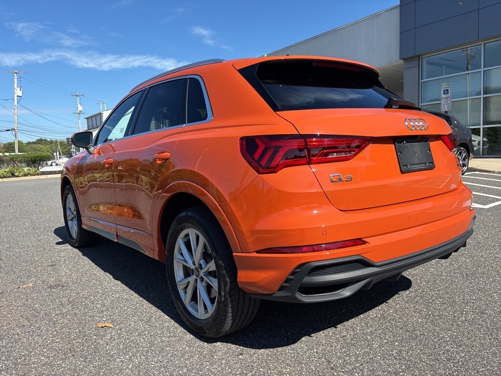 2024 Audi Q3 45 TFSI S line Premium photo 3