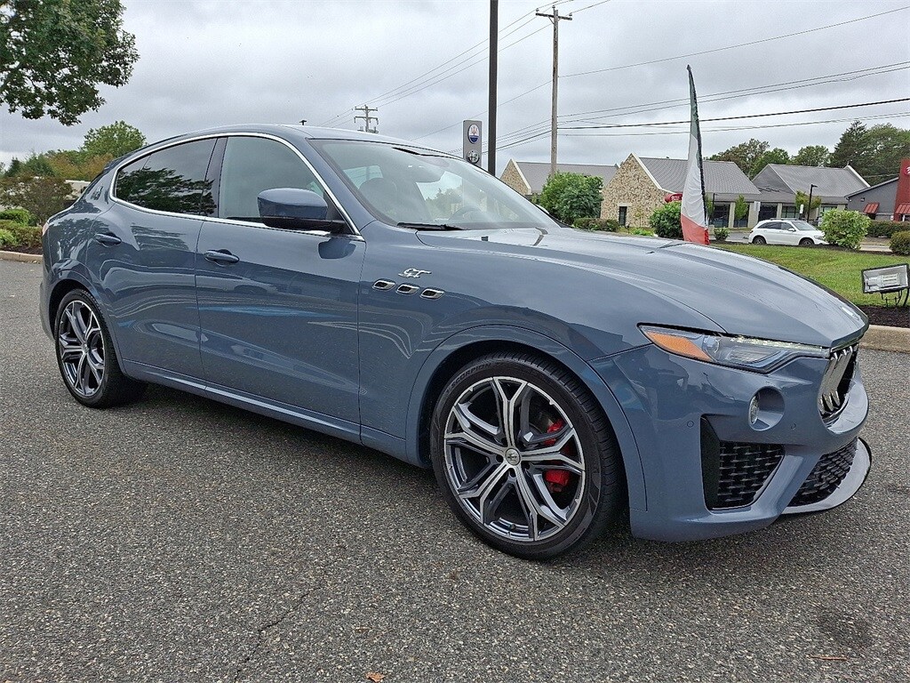 2022 Maserati Levante GT photo 3
