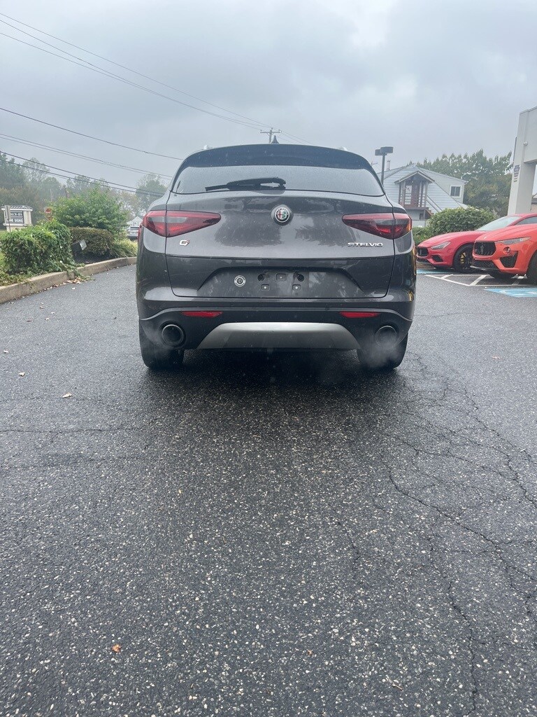 2019 Alfa Romeo Stelvio Ti photo 2