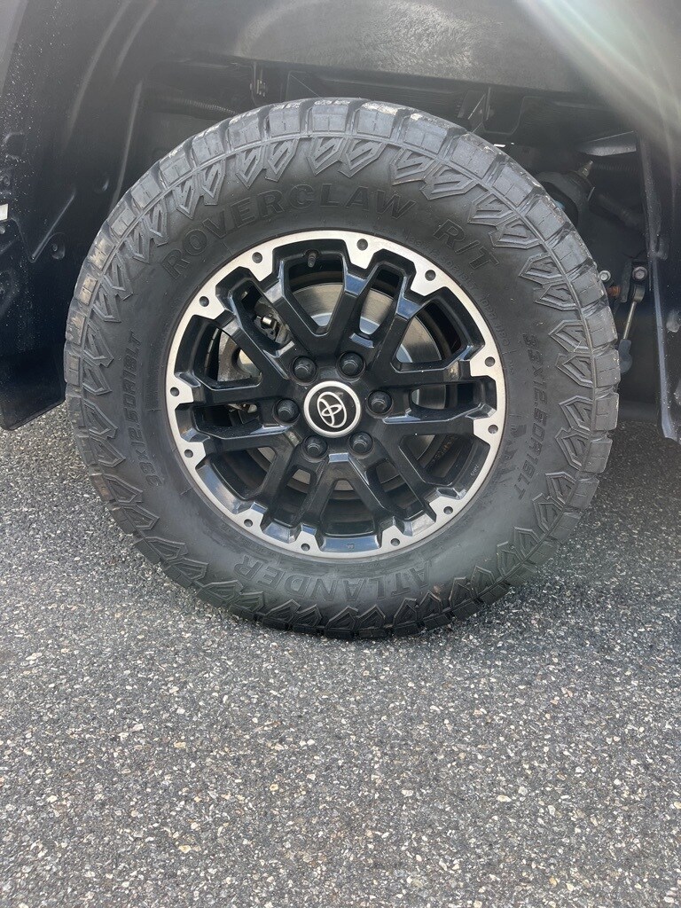 2022 Toyota Tundra SR5 CrewMax photo 3