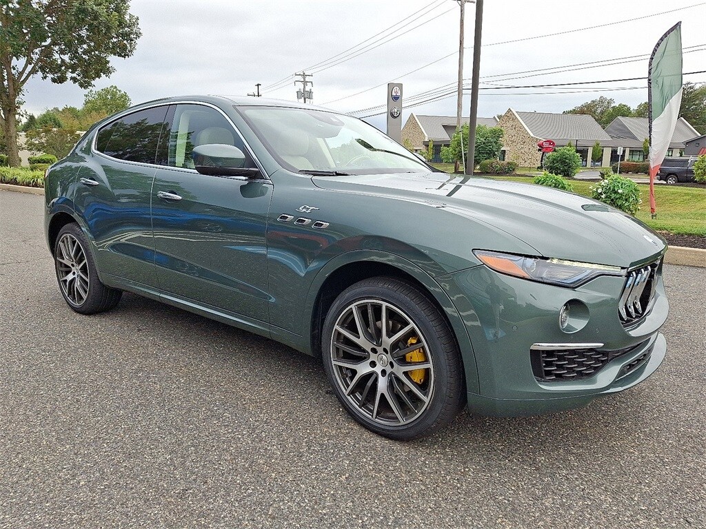 2022 Maserati Levante GT photo 3