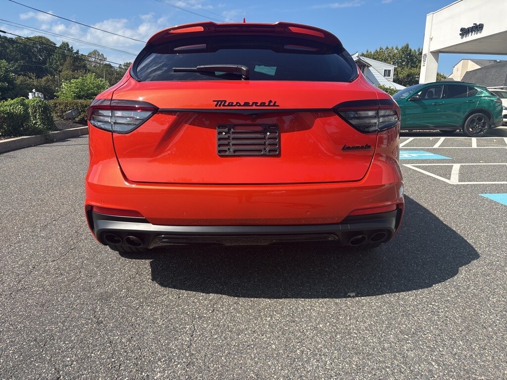 2023 Maserati Levante photo 4
