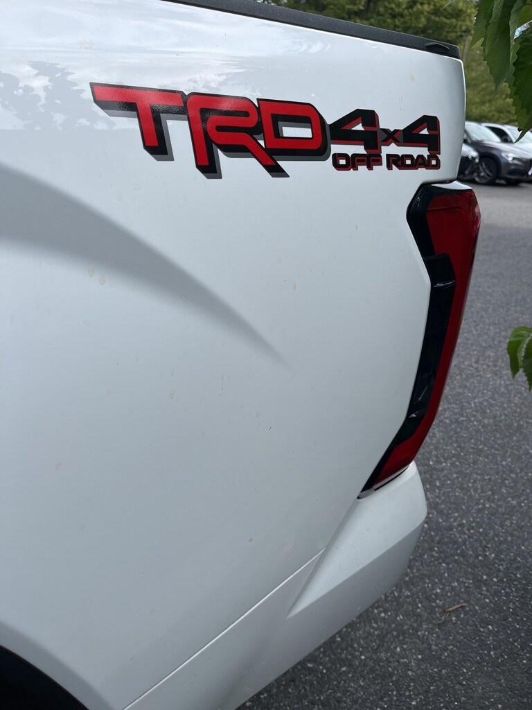 2022 Toyota Tundra SR5 CrewMax photo 4
