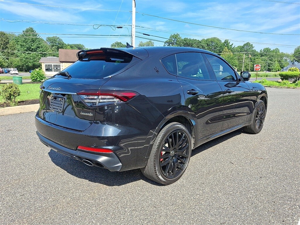 2023 Maserati Levante Modena S photo 3