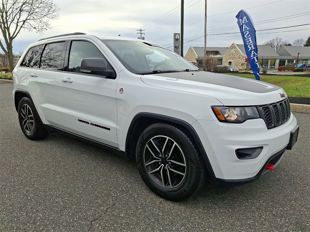 2020 Jeep Grand Cherokee Trailhawk photo 2