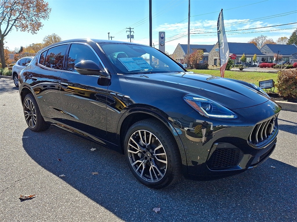 New 2025 Maserati Grecale SUV