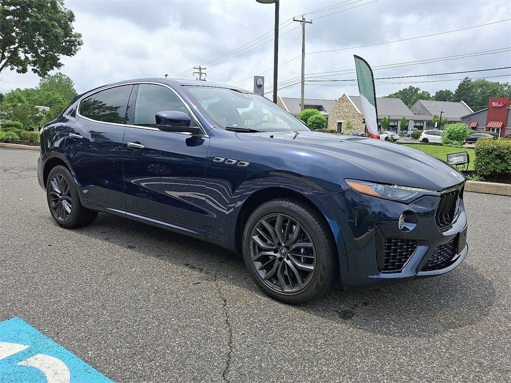 2022 Maserati Levante Modena photo 3