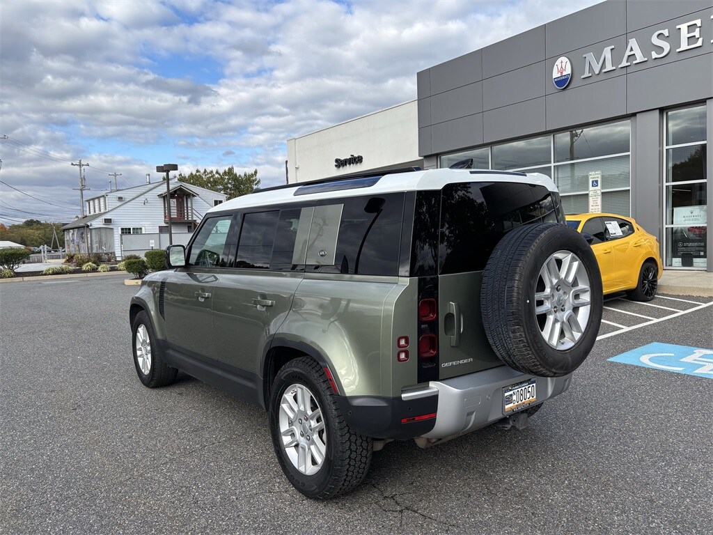 2021 Land Rover Defender S photo 2