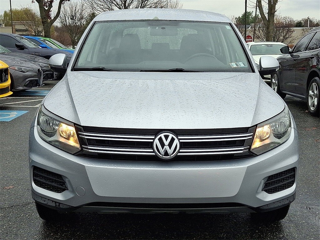 2013 Volkswagen Tiguan photo 2