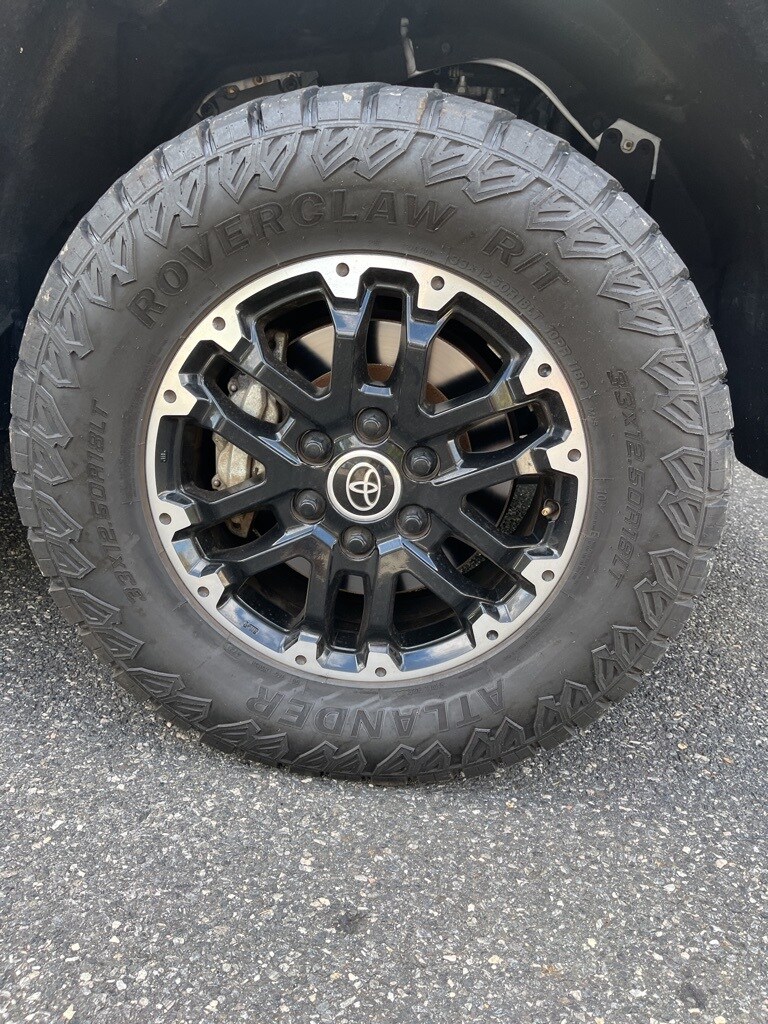 2022 Toyota Tundra SR5 CrewMax photo 2