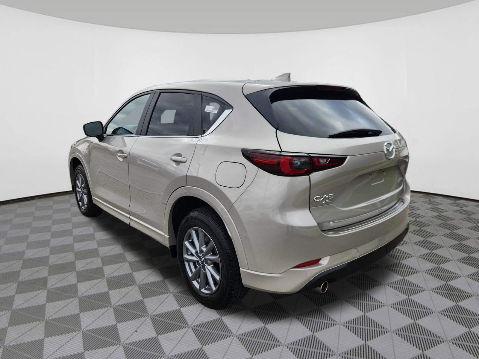 2025 Mazda CX-5 2.5 S Preferred photo 3