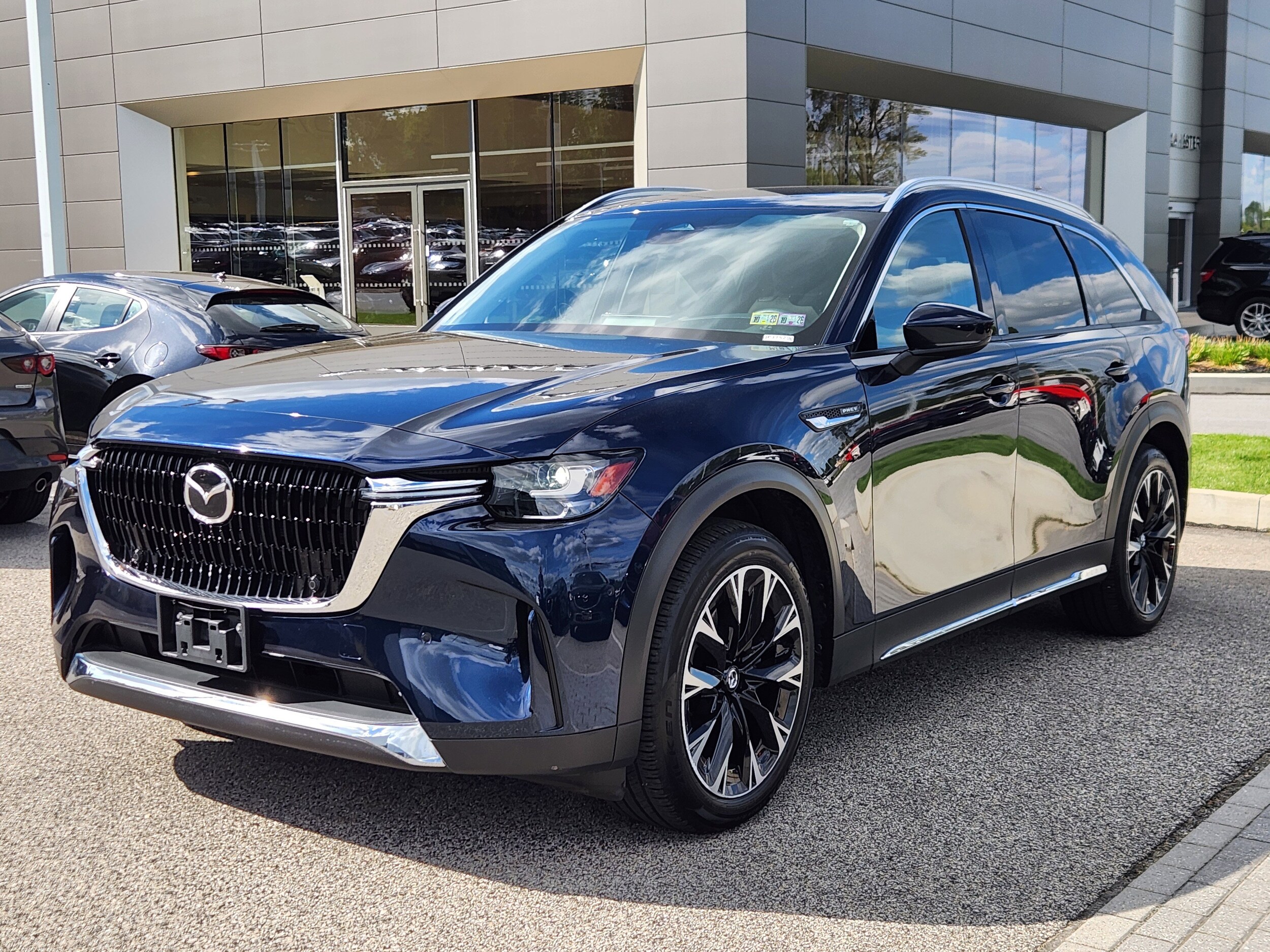 2024 Mazda CX-90 Premium photo 2