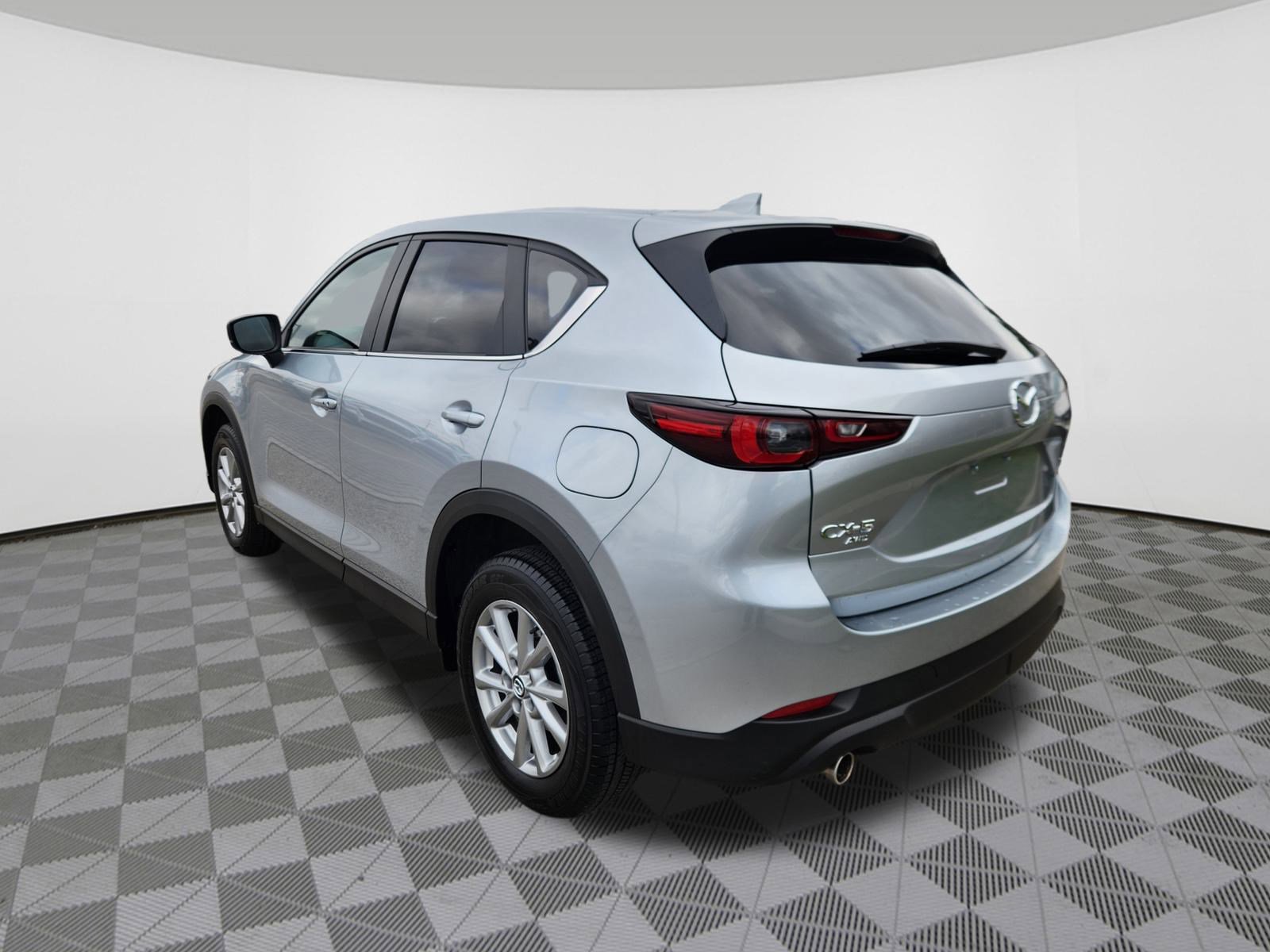 2023 Mazda CX-5 2.5 S Preferred photo 3