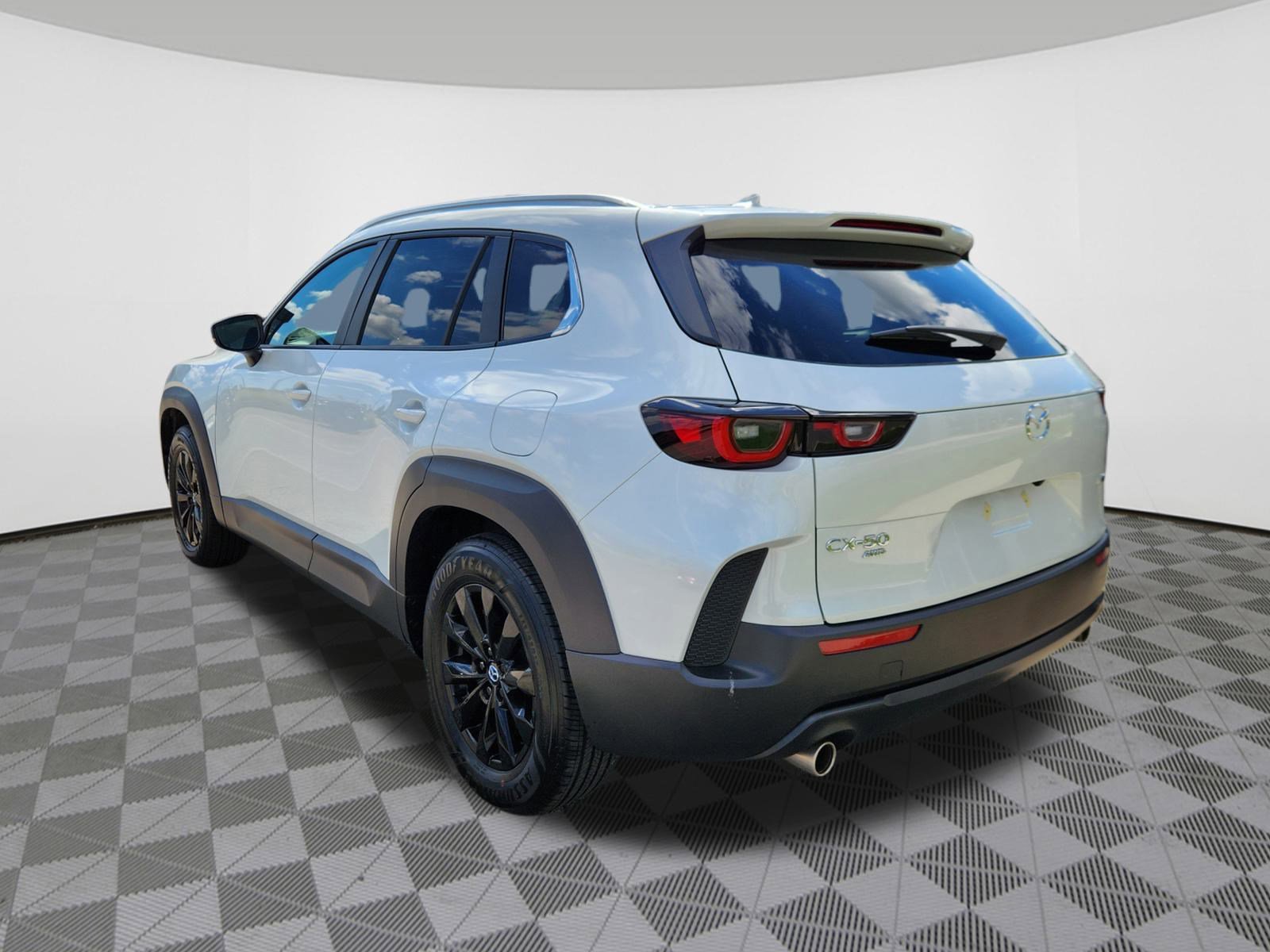 2025 Mazda CX-50 2.5 S Premium photo 3