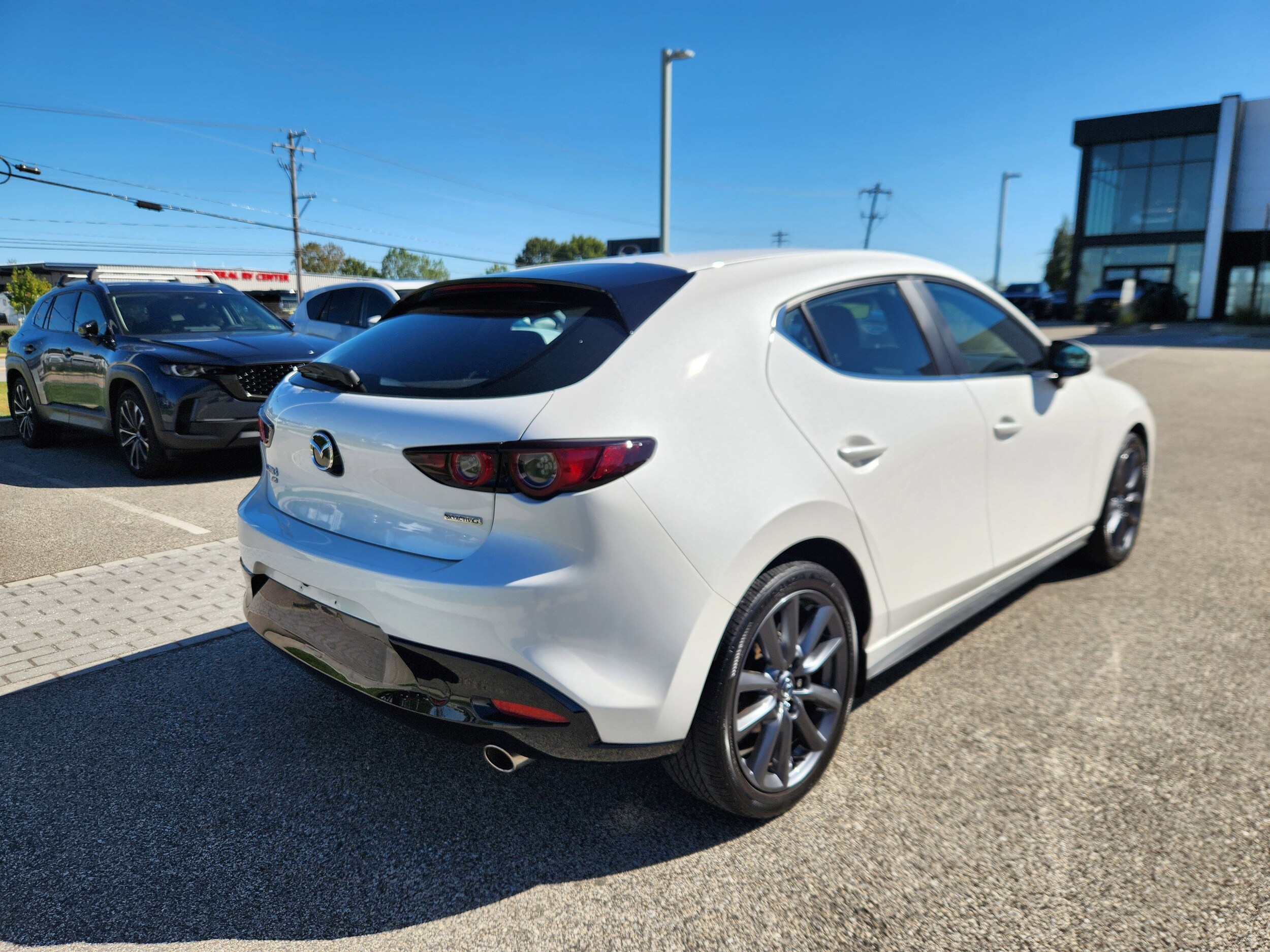 2021 Mazda Mazda3 Hatchback Preferred photo 4