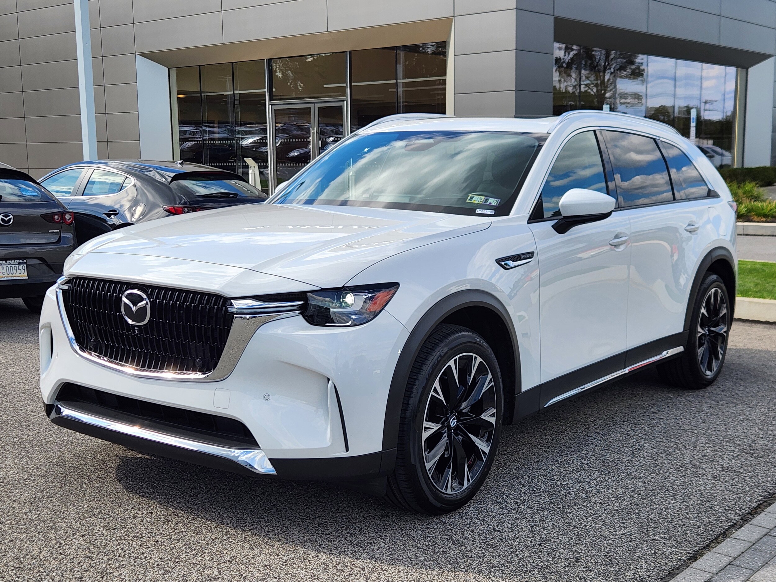 2024 Mazda CX-90 Premium Plus photo 2