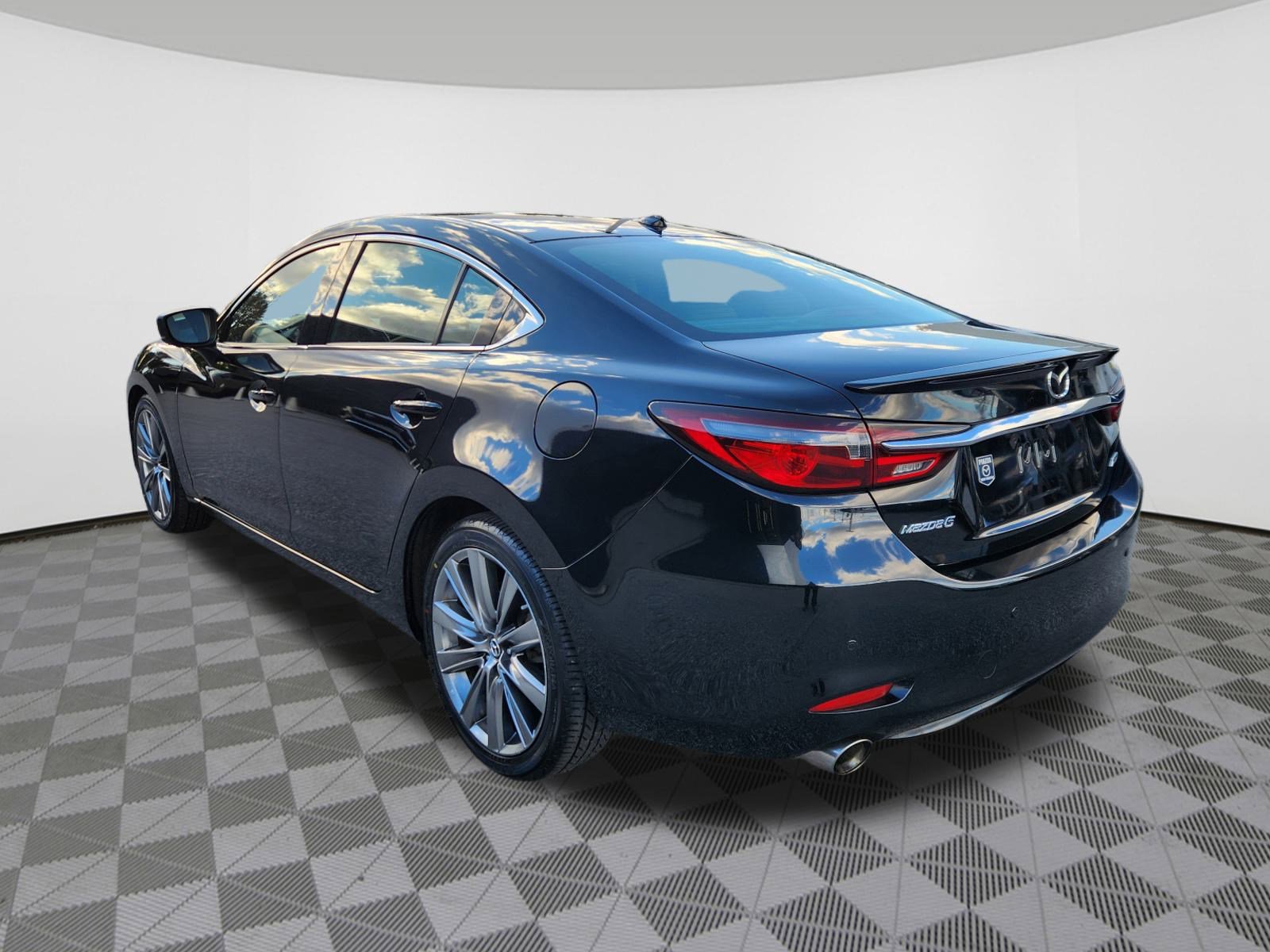 2018 Mazda Mazda6 Signature photo 3