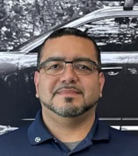 Staff member Alexis Ramos from ID_7b6927930776