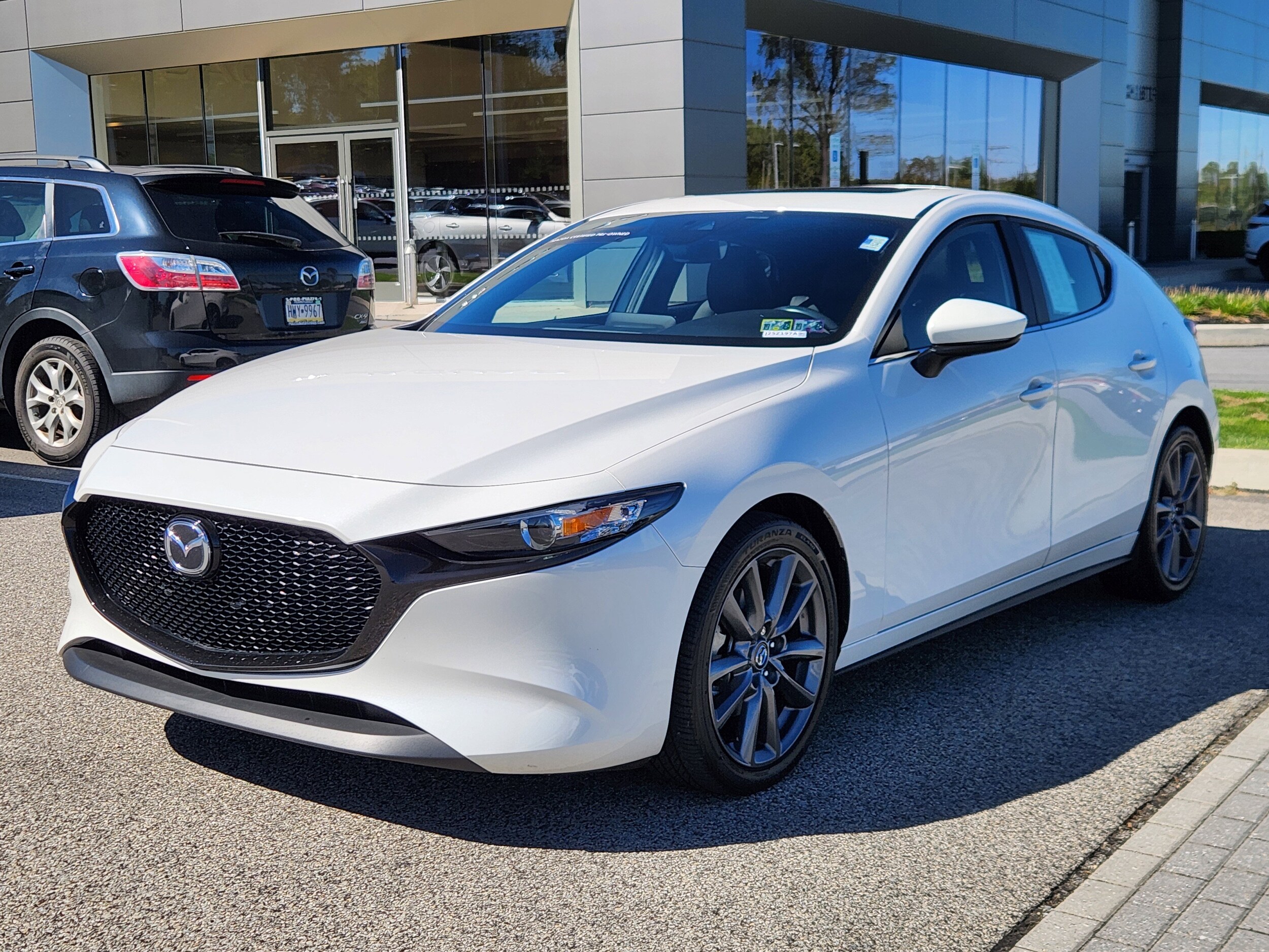 2021 Mazda Mazda3 Hatchback Preferred photo 2
