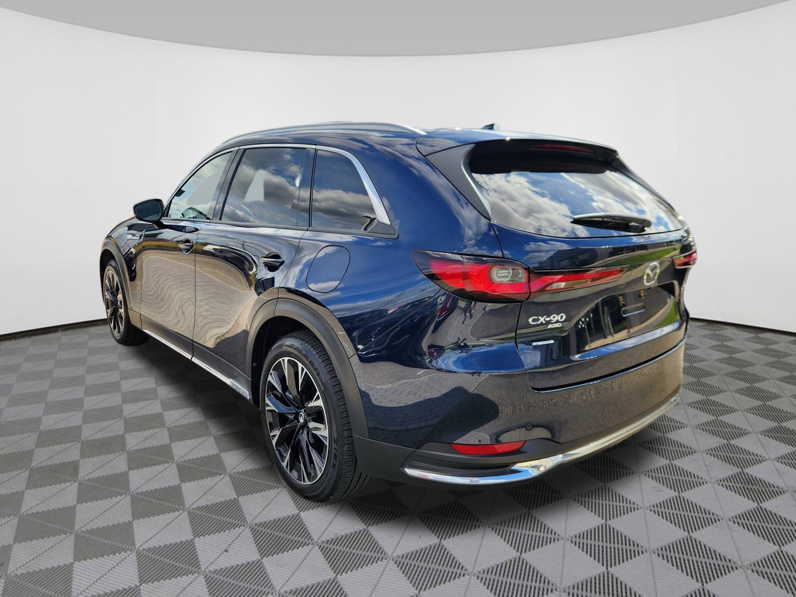 2024 Mazda CX-90 Premium photo 3