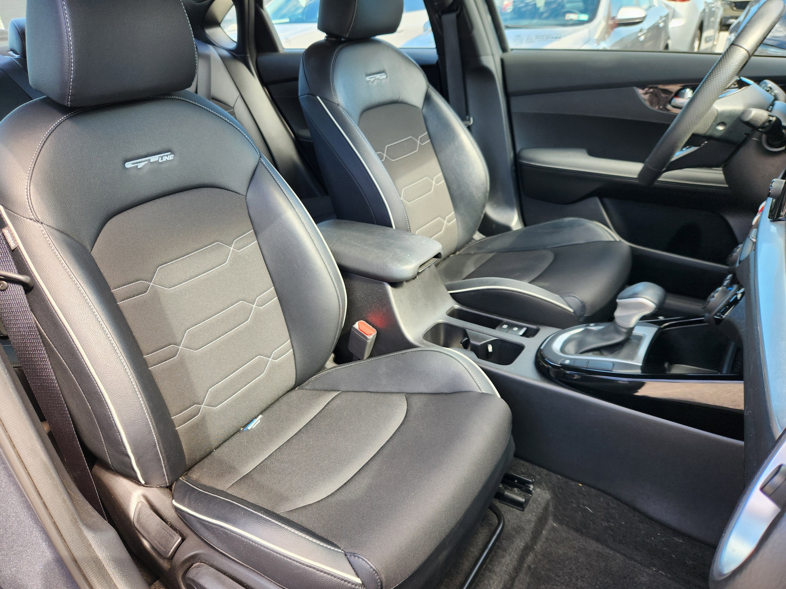 2023 Kia Forte GT-Line - Photo 15