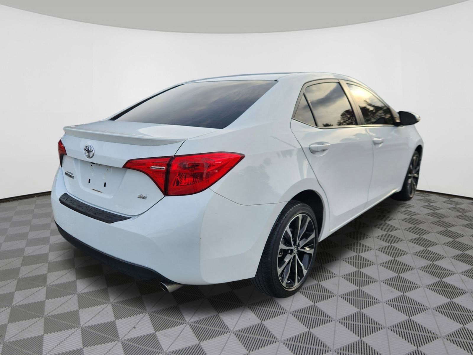2019 Toyota Corolla SE photo 4