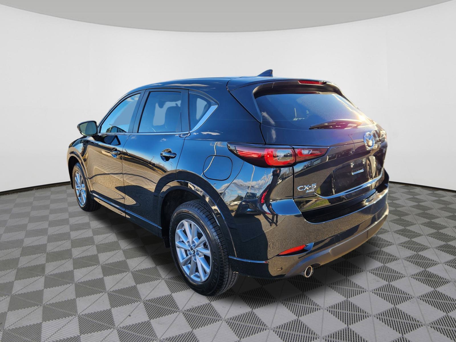 2025 Mazda CX-5 2.5 S Preferred photo 3